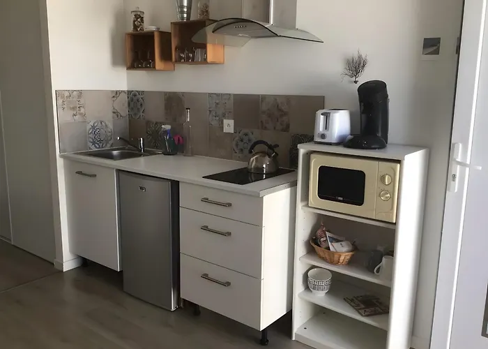 Coquet Independant Sur L'ile Apartment